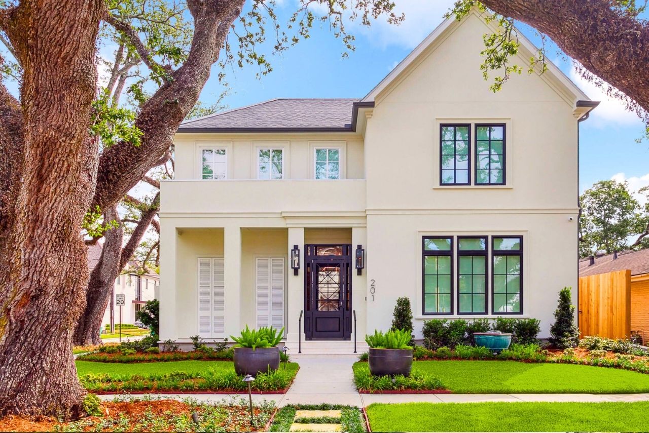 201 East Livingston